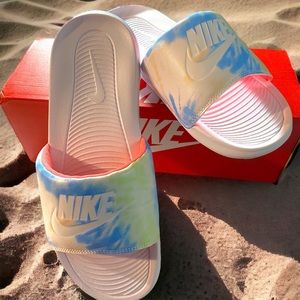NEW Nike Victori slides